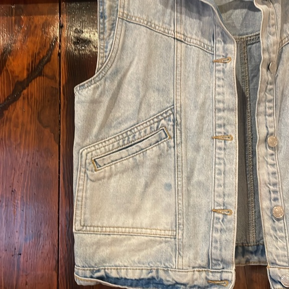 Equal jean cut off jacket /vest size 6 - Picture 2 of 5